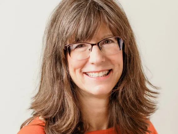 Headshot of Jennifer Casteix smiling