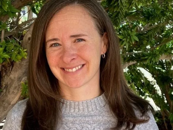 Headshot of Michelle Raymond smiling